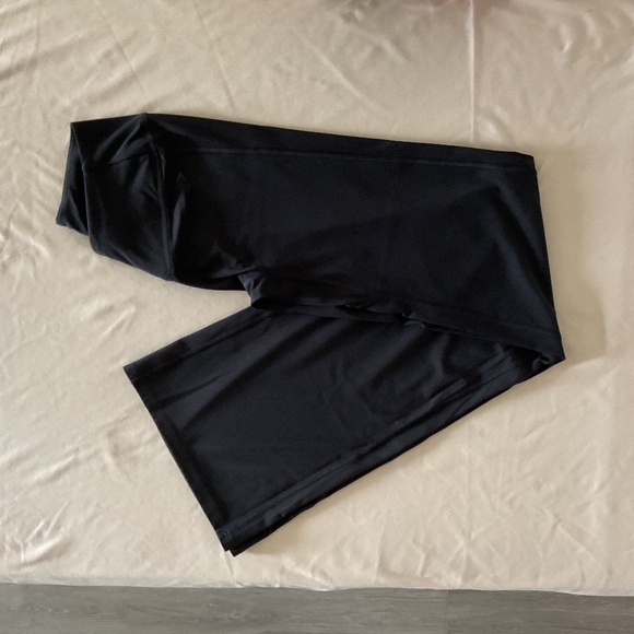 GYMSHARK women’s ’CROSSOVER FLARED LEGGINGS’ - Picture 5 of 12